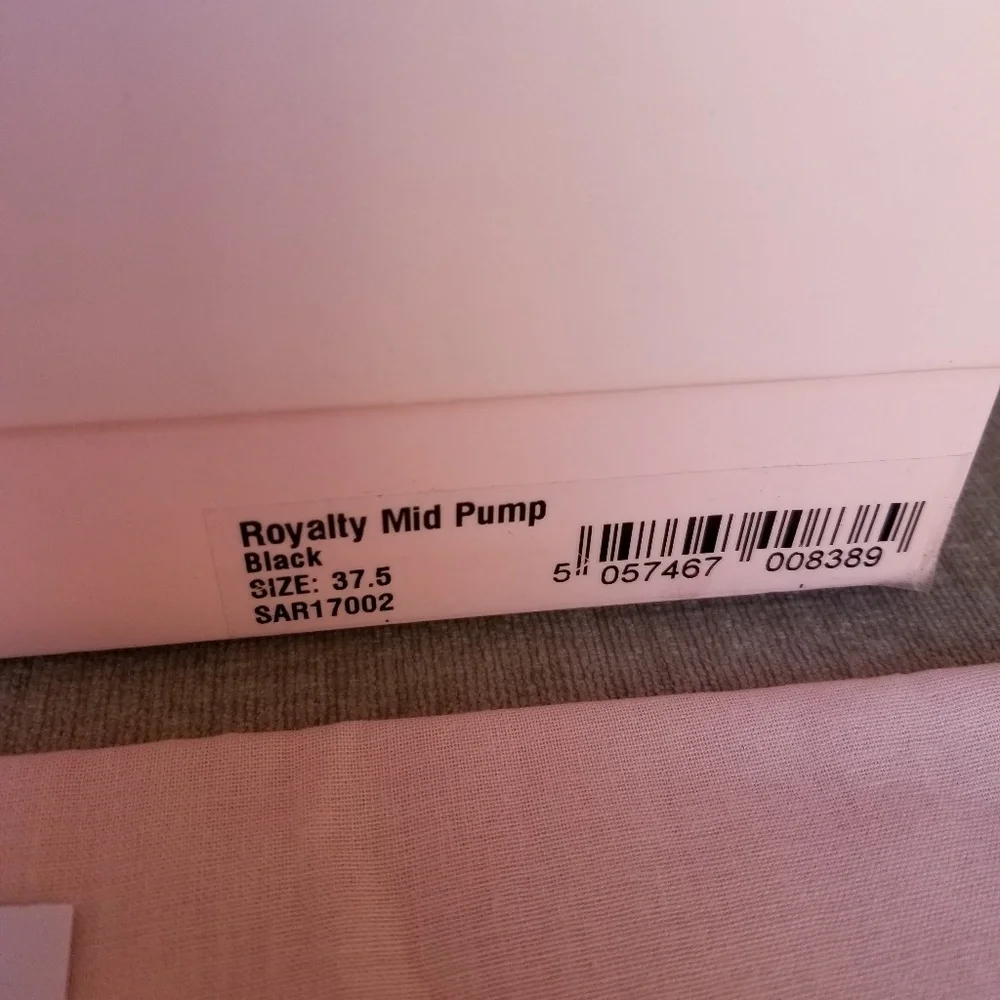 NIB Sophia Webster Black Velvet Tiara Royalty Pump